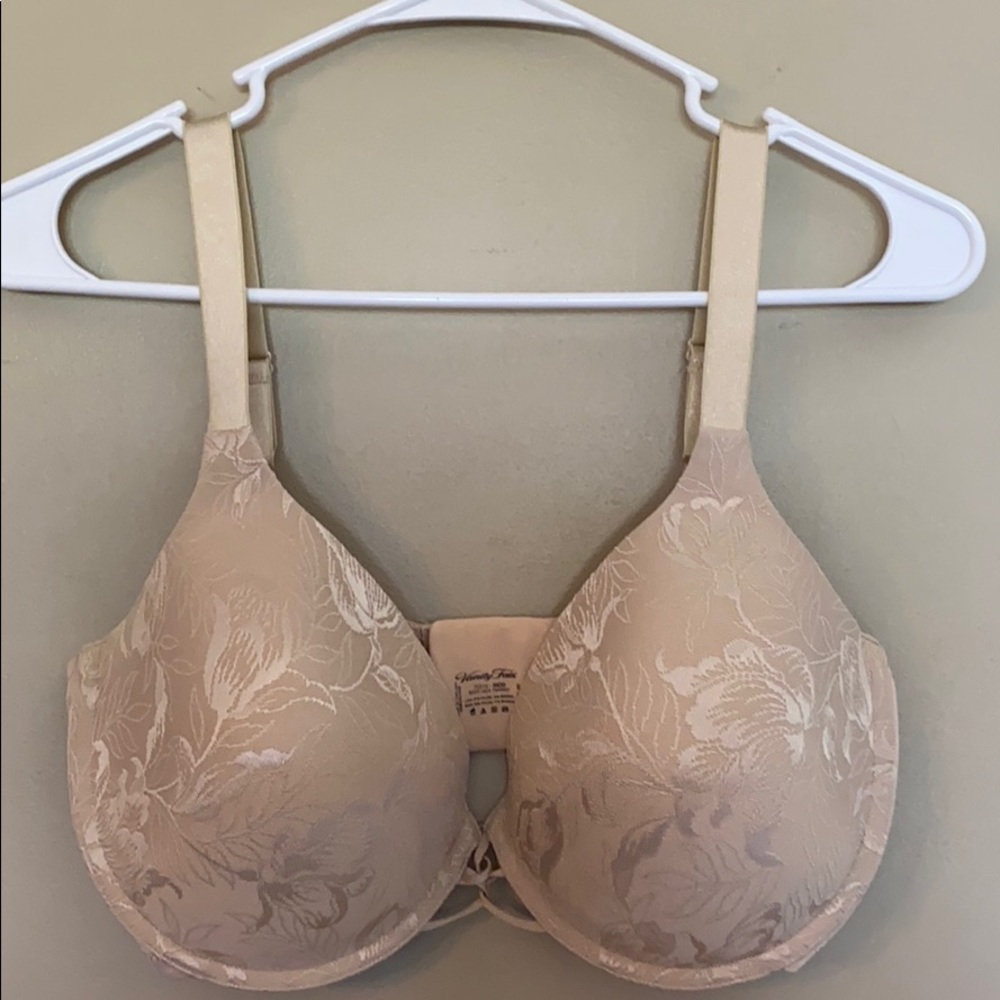 Sz 36DD Vanity Fair Tan/ lace bra